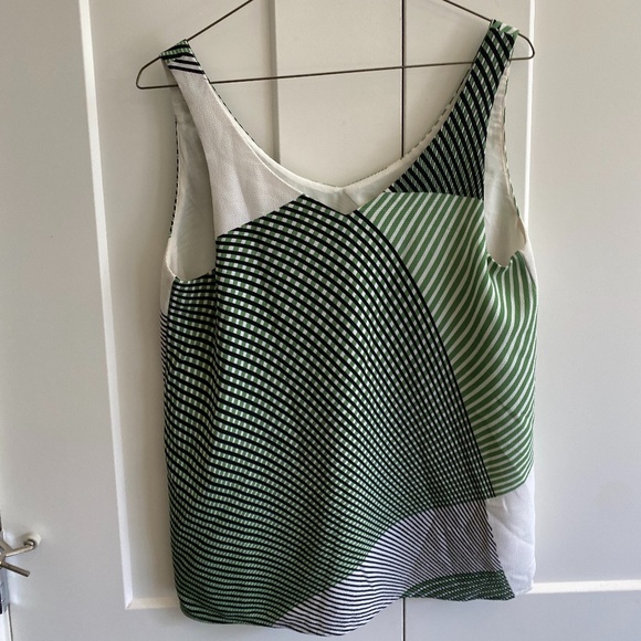 Light green summer top - Picture 1 of 2